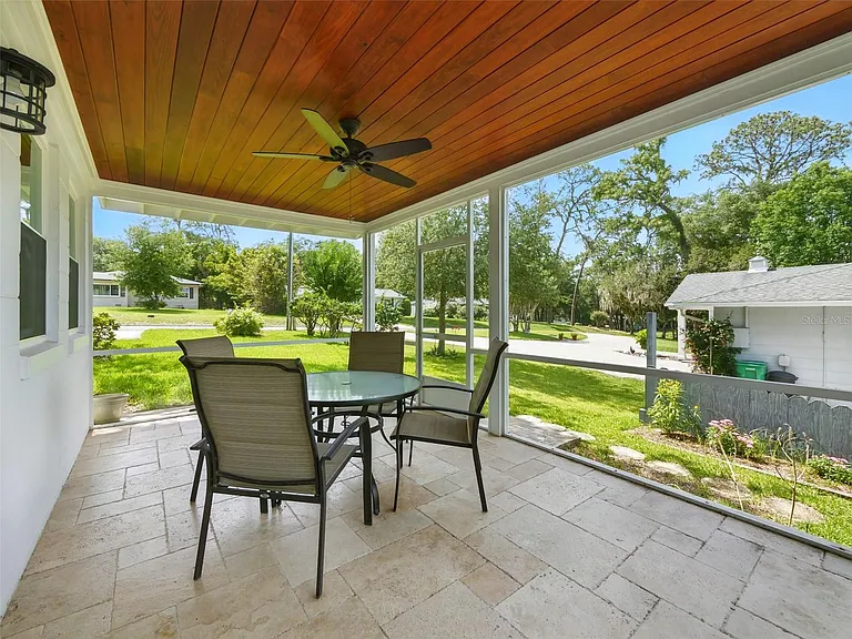 1426 Crestview Dr — Photo 25