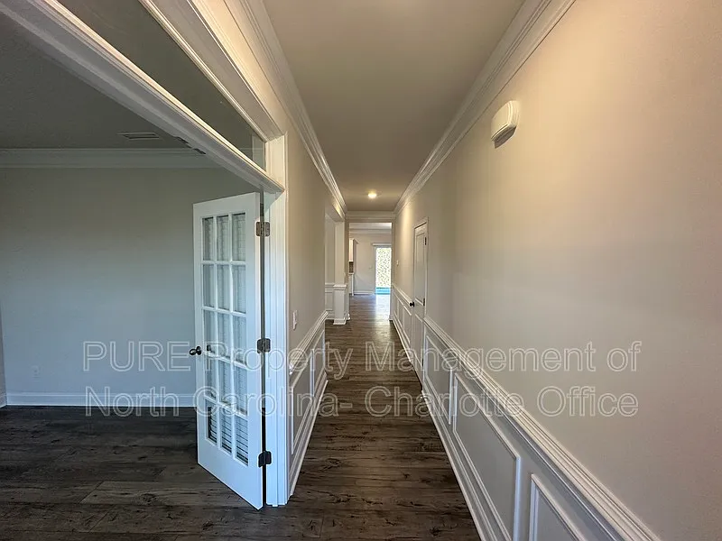 5 bed, 4.0 bath, 3570 sqft, $3,095 — Photo 4