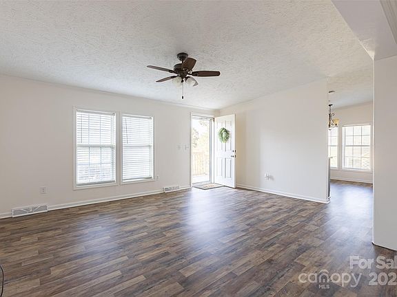 4th image of 1520 Yellowstone Ct