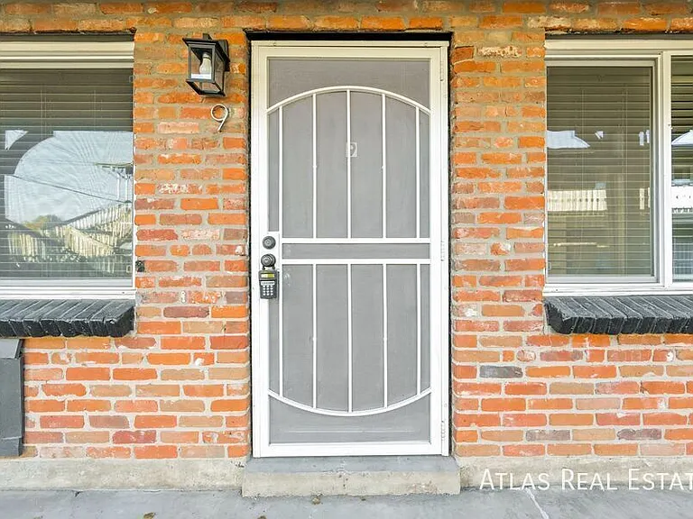 132 W Ida Ave — Photo 2