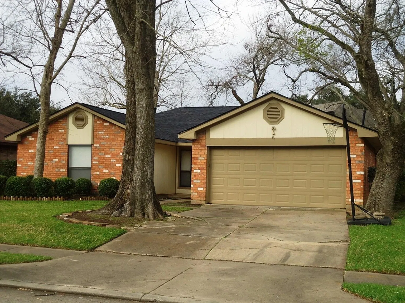3 bed, 2.0 bath, 1551 sqft, $1,850 — Photo 2