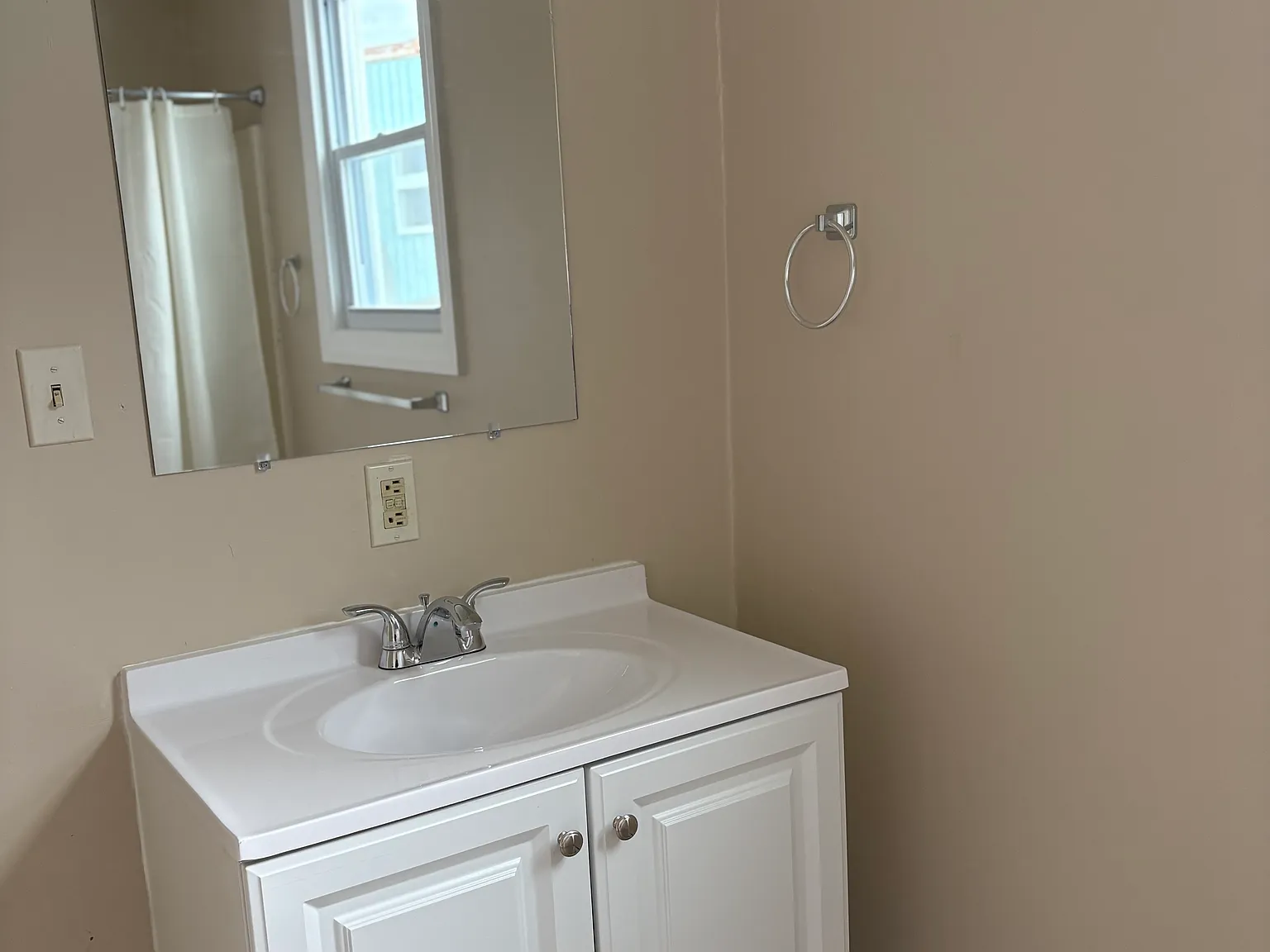 2 bed, 1400 sqft, $1,700 — Photo 4