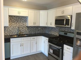 7108 166th St APT 1B, Tinley Park, IL 60477