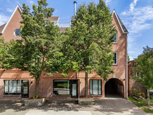 101 Glen Manor Dr #13, Toronto, ON M4E 3V3