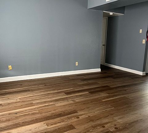 2nd image of 106 E Pecan Rd #5D