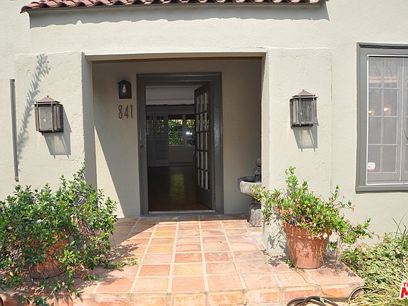 2nd image of 841 N La Jolla Ave