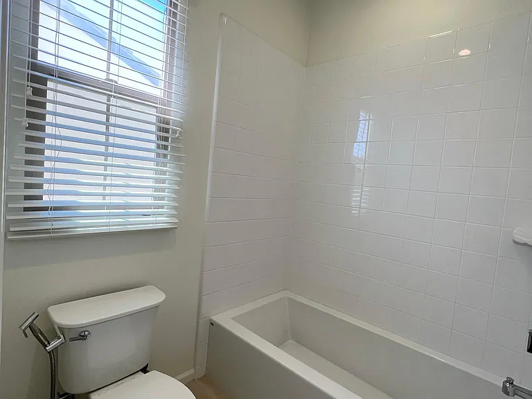 71 Decker — Photo 20