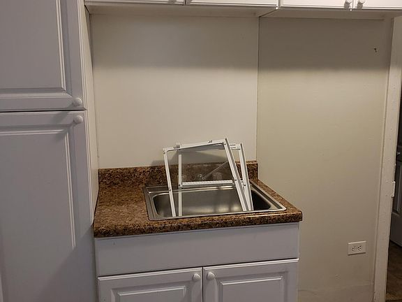 3rd image of 1305 N 32nd St #A