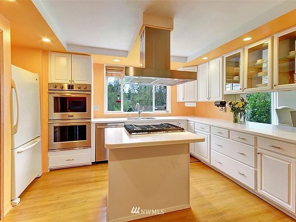 5th image of 18505 NE 109th St