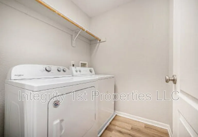 5941 NW 90th Ter — Photo 17
