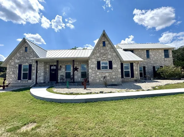 182 Shalako Dr, Kerrville, TX 78028