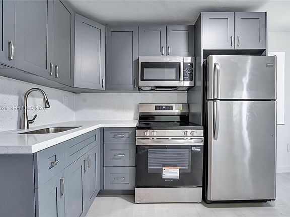 4th image of 769 NW 10th St APT 4