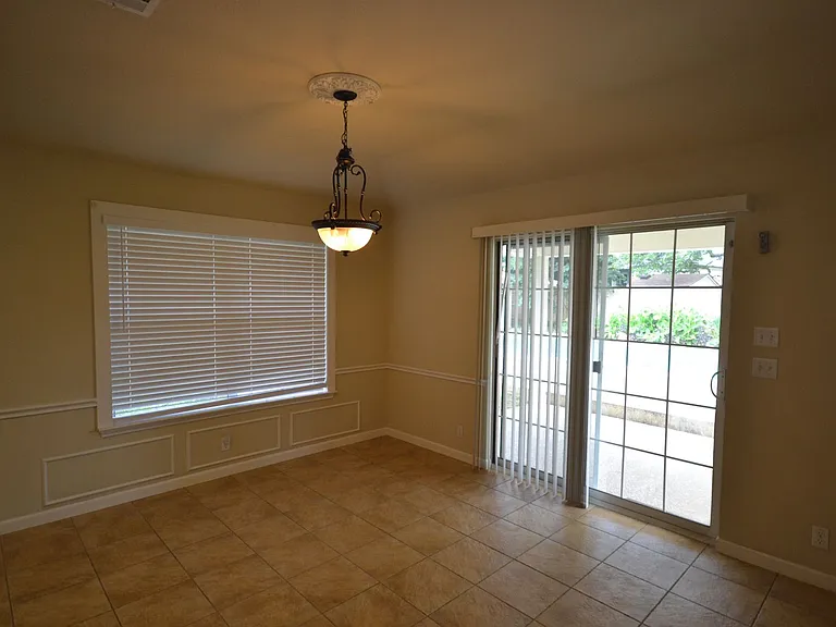1803 Warwick Cv — Photo 8