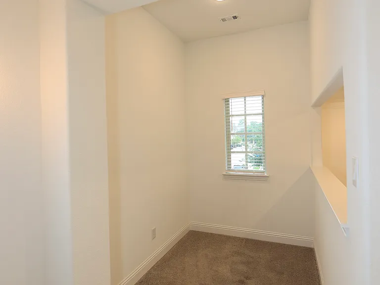 124 Canonbury Dr — Photo 10
