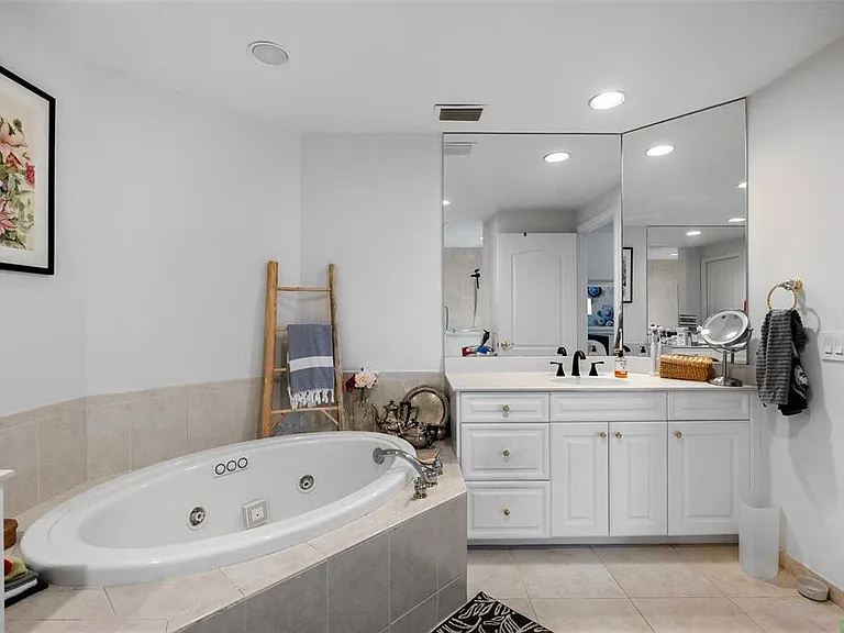 100 Beach Dr NE #1501 — Photo 43