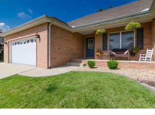 212 Sage Creek Dr, Bethalto, IL 62010