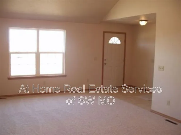 1530 E Kerr — Photo 3
