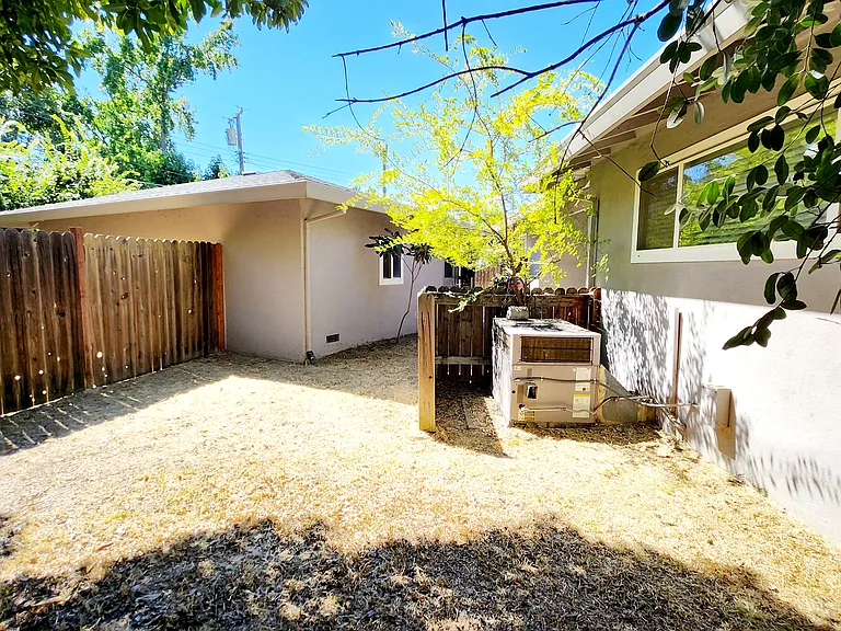 4522 Arden Way — Photo 16