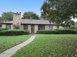 100 S Alfred Ave, Elgin, IL 60123