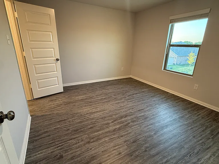 615 Metallic Tree Ln — Photo 19