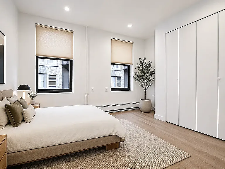 316 W 39th St #4E — Photo 3
