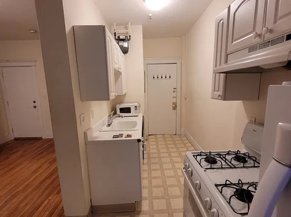 60 Queensberry St APT 2, Boston, MA 02215