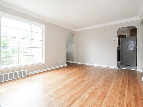 3rd image of 5702 Allanwood Dr