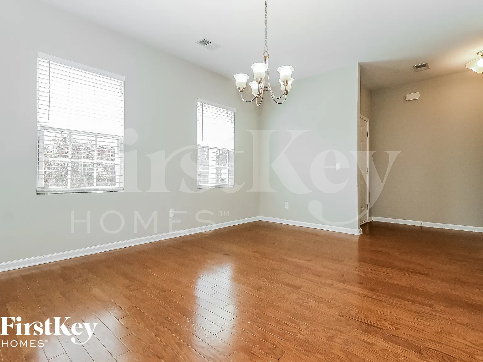 4 bed, 3.0 bath, 3042 sqft, $2,460 — Photo 3