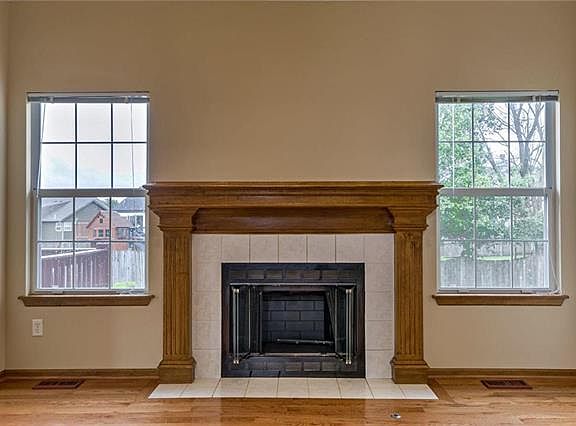 5th image of 1313 SE Rosehill Dr