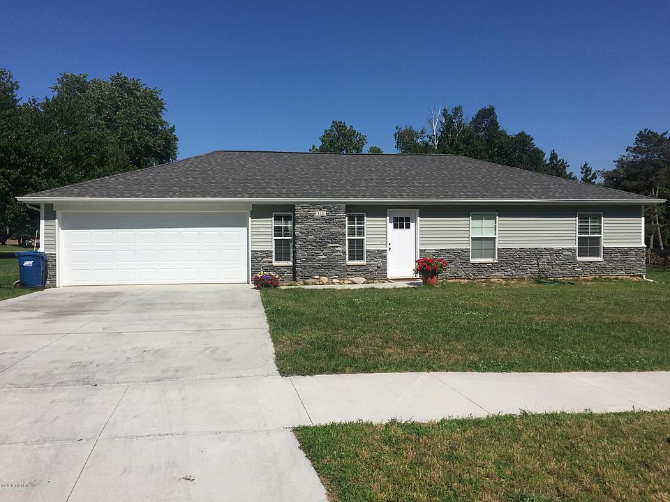 1st image of 113 Manor Dr