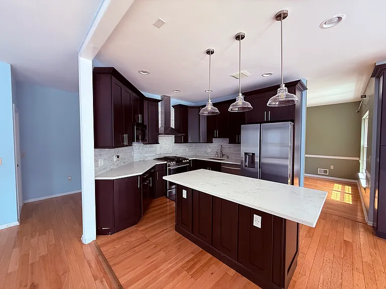 21 Stapleton Ct — Photo 4