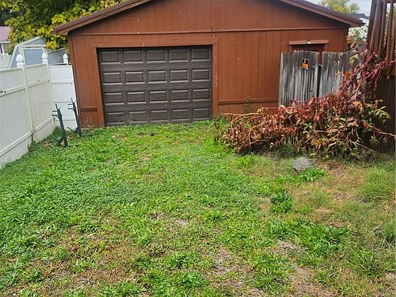2nd image of 3213 Jackson Ave
