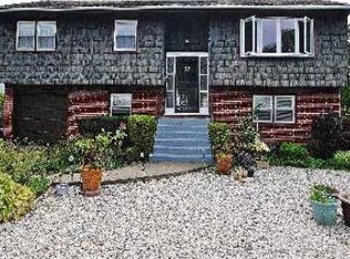 57 Archer St, Freeport, NY 11520