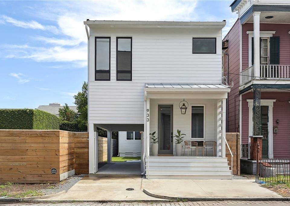 1st image of 933 Terpsichore St