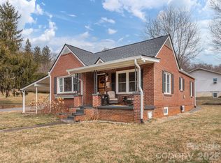 132 Maxwell St, Waynesville, NC 28786