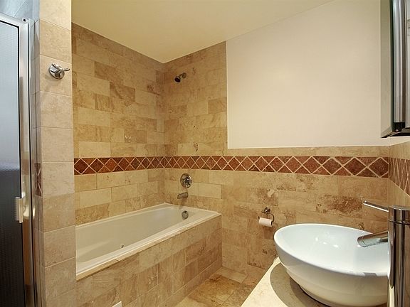 5th image of 218 Eckford St APT 2B