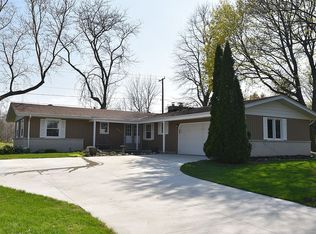 637 Fairview Dr, Hartford, WI 53027
