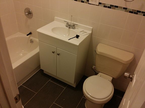 4th image of 240 Quincy St APT 3