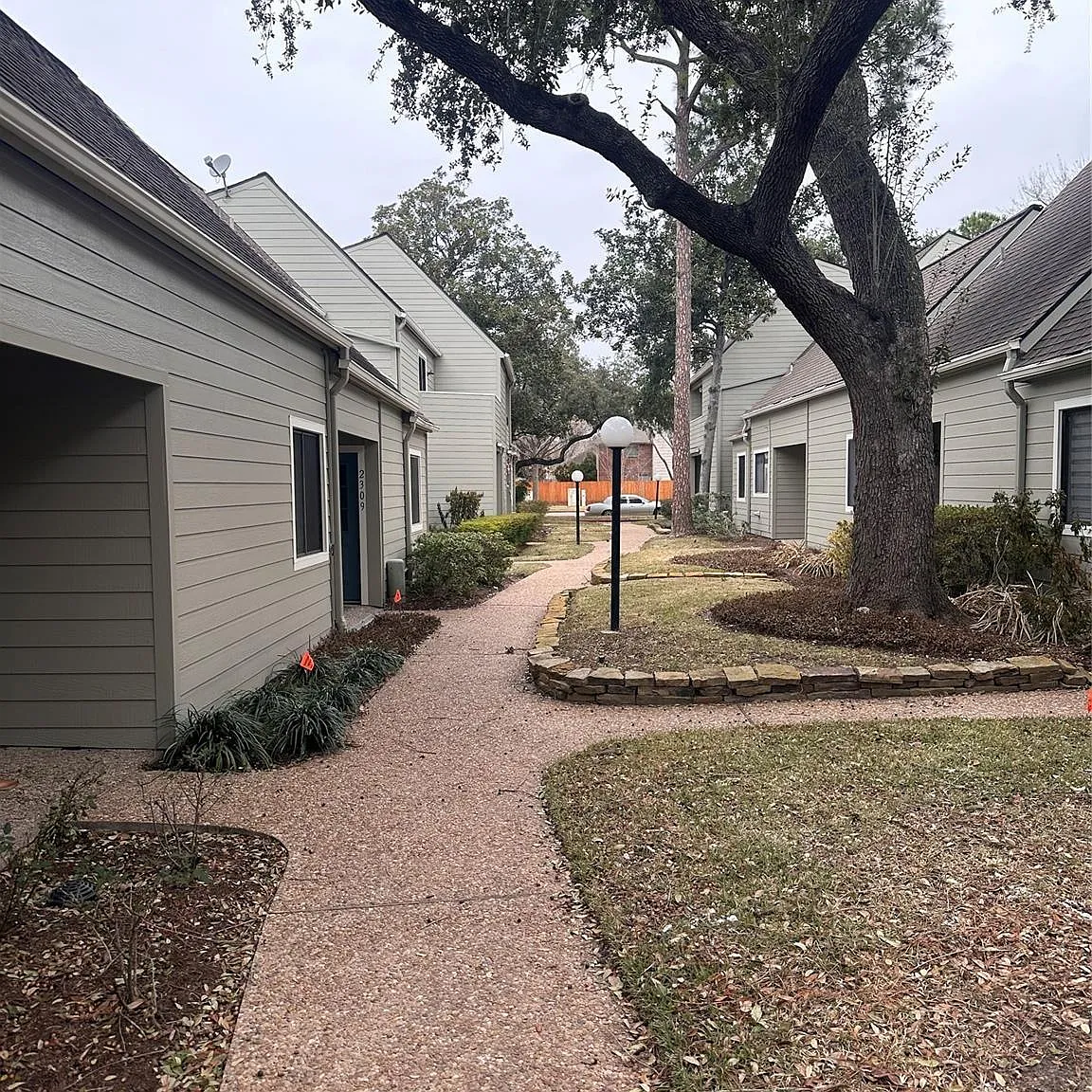 3 bed, 2.5 bath, 1370 sqft, $1,695 — Photo 2