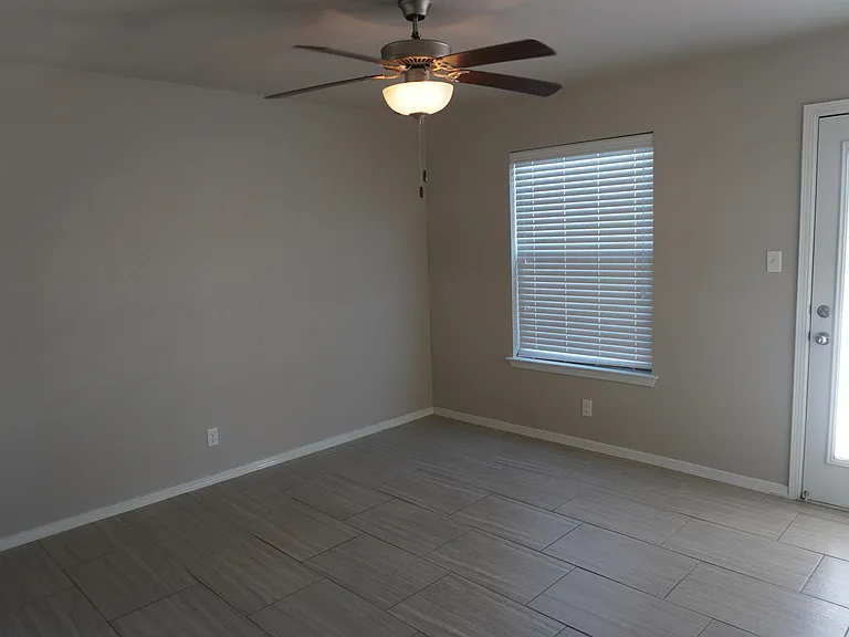 429 Sonaran Ct — Photo 18