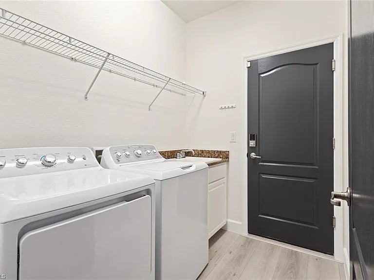 2290 Vermont Ln — Photo 25