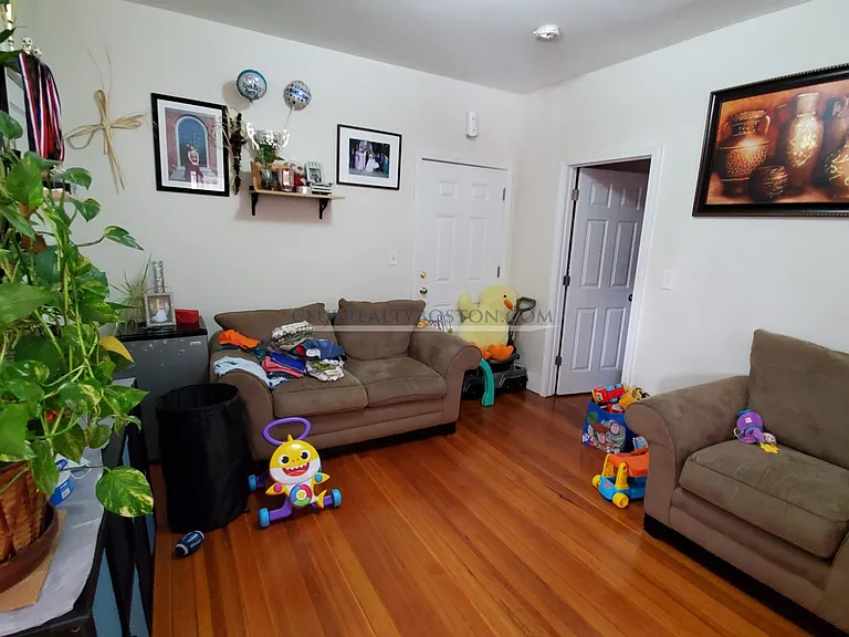 368 Crescent St #1 — Photo 8