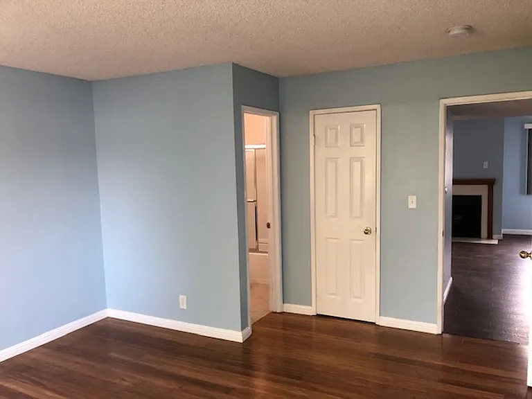 11th St Apts — Photo 36