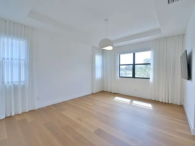 4963 Whispering Way — Photo 20