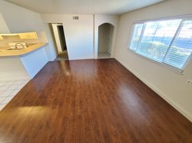 4052 Fruitridge Rd, Sacramento, CA