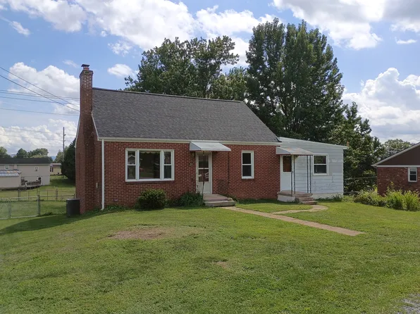 810 Bank St, Shenandoah, VA 22849
