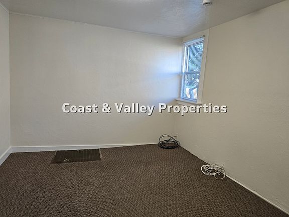 3rd image of 570 & 572 5th St #9872b56f0
