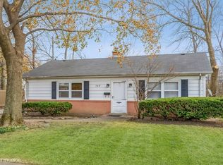 749 Deerpath Dr, Deerfield, IL 60015