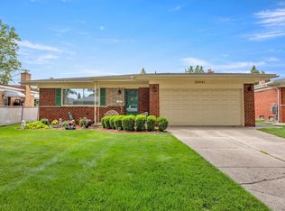 29441 Orvylle Dr, Warren, MI 48092
