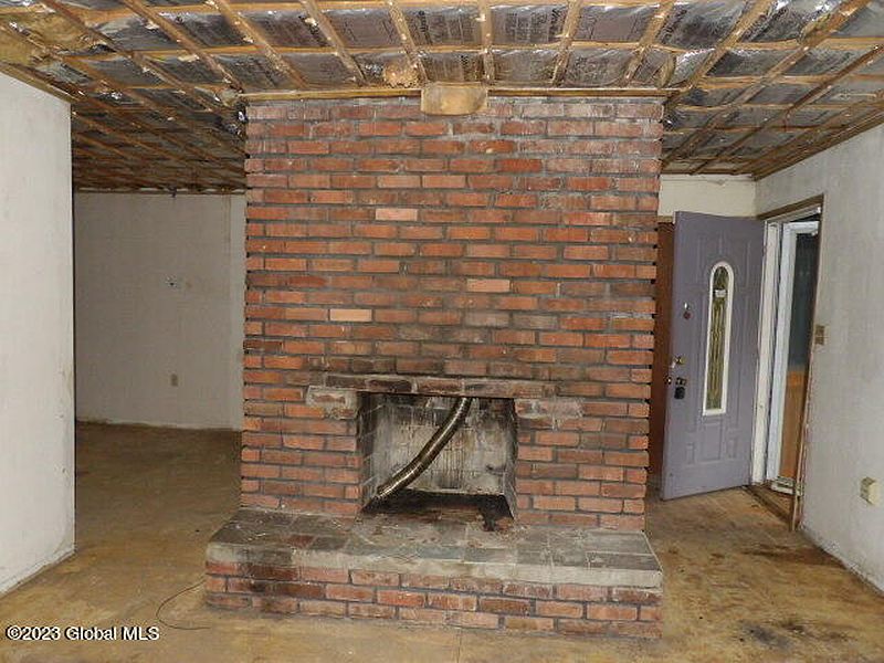 4th image of 122 Shawn Drive